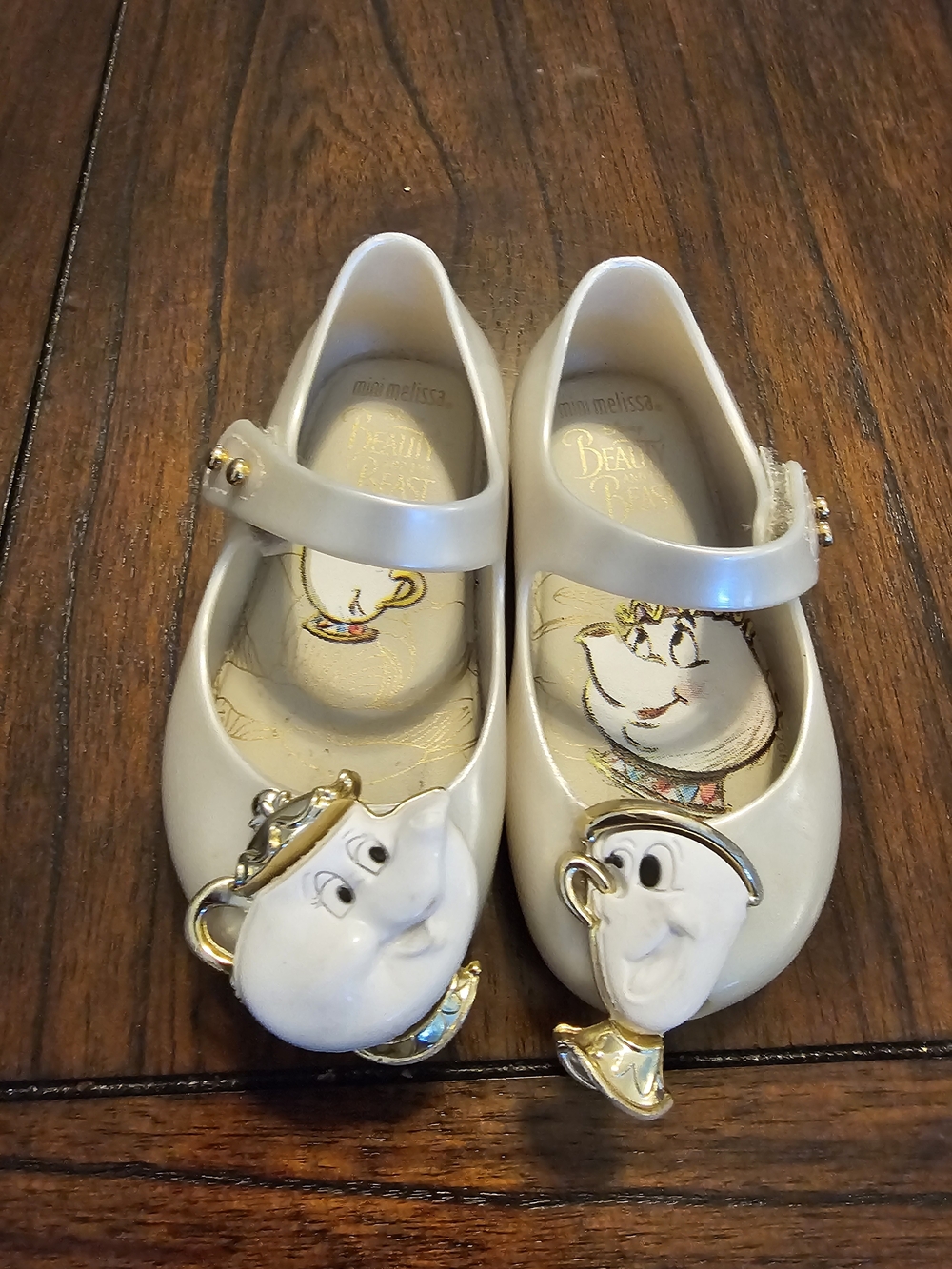 Mini Melissa Ivory Mary Jane Shoes with Mrs. Potts & Chip Charms